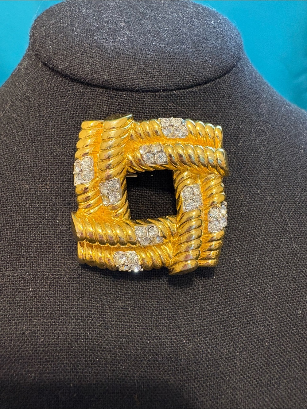 Cindy Adams vintage brooch gold tone rhinestones square rope design 2”